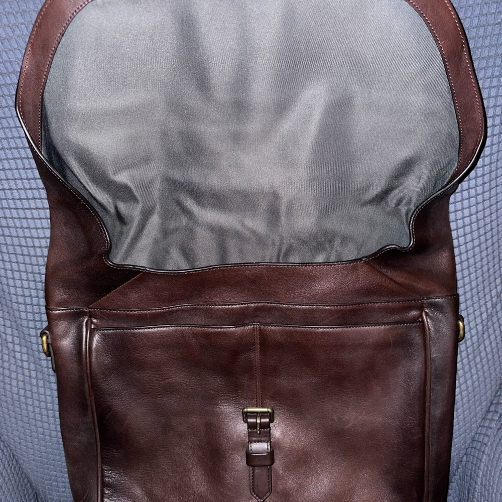 Authentic Coach Bleecker Leather Pannier Bag.   #62661 - Picture 6 of 7